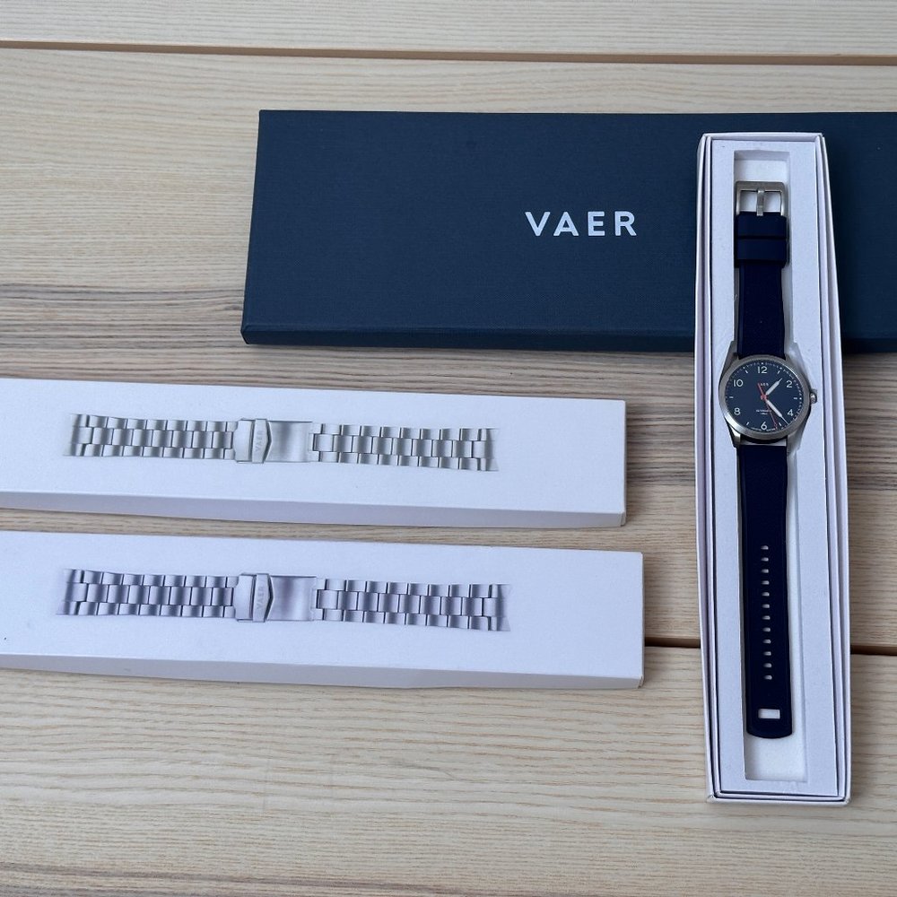 VAER A5 Design Navy - USA Automatic Wristwatch with Steel and Premium Bracelets